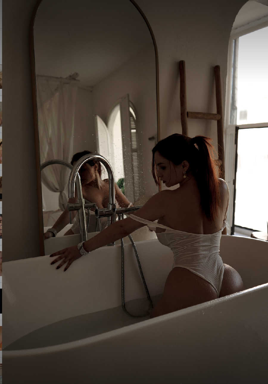 A playful frame from Miranda Faith nude — online in Ramadi