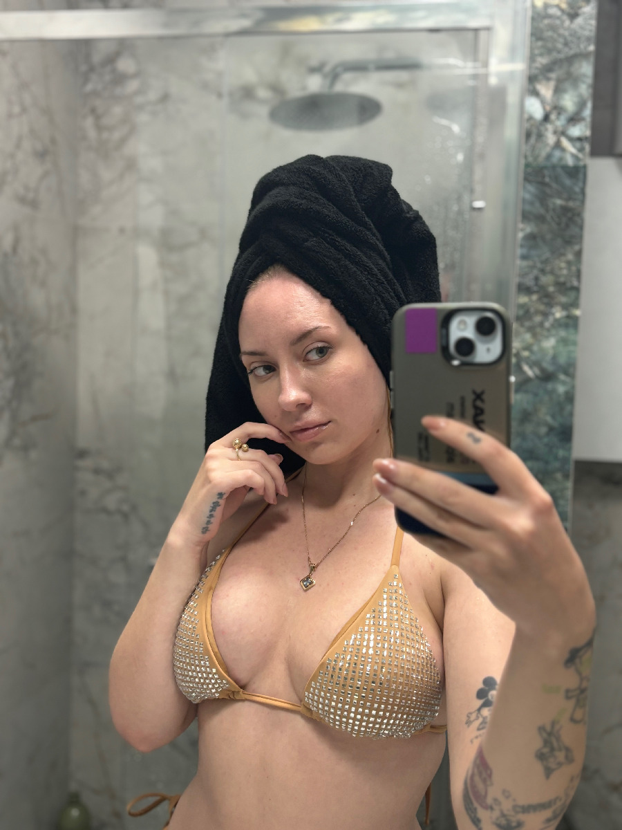 Nude girl KateV in Ramadi