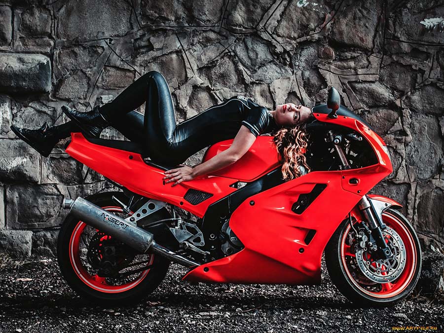 Beautiful girl Beautiful girls and motorcycles in Ramadi