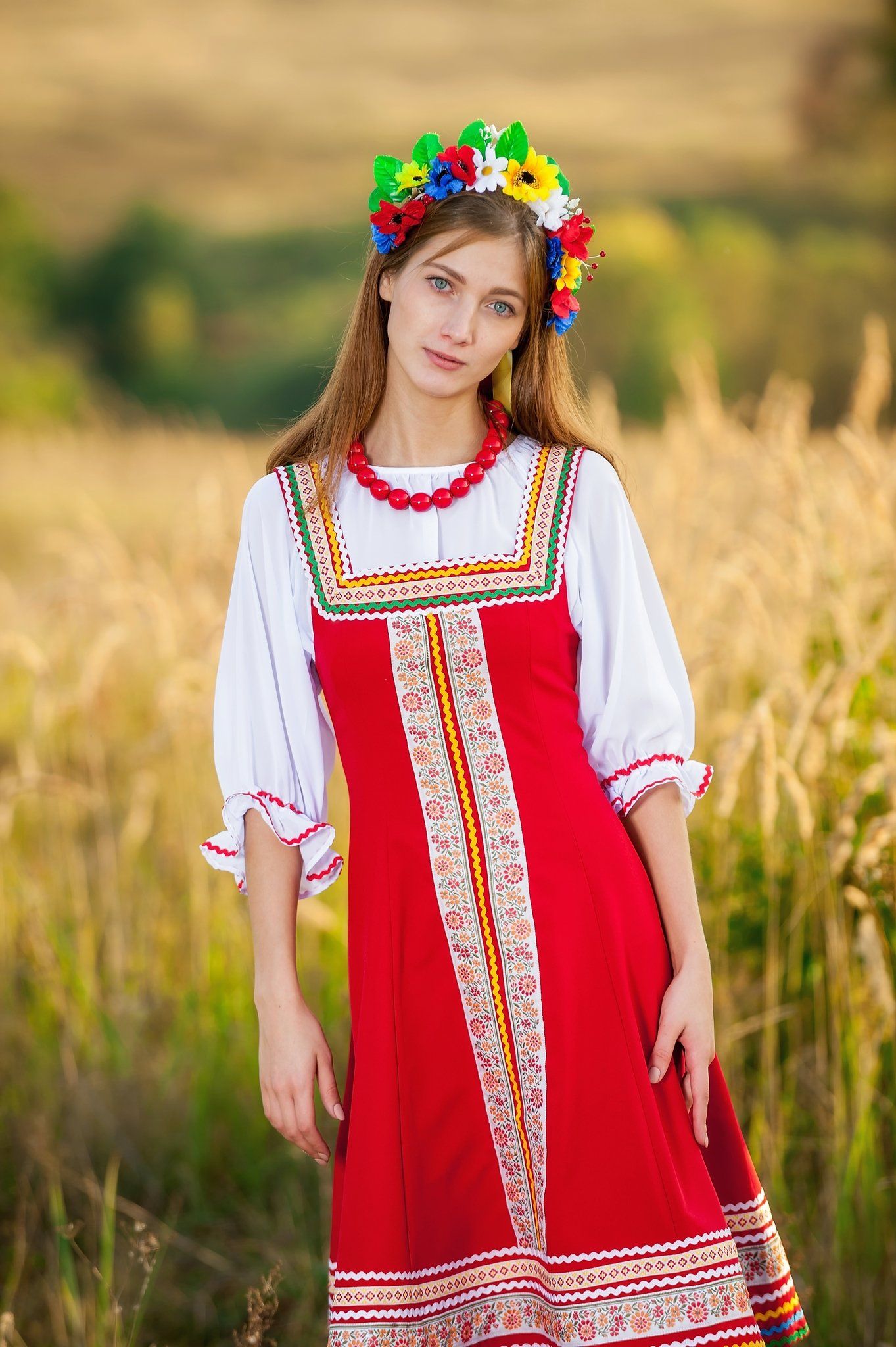 Women in Slavic costumes in Ramadi