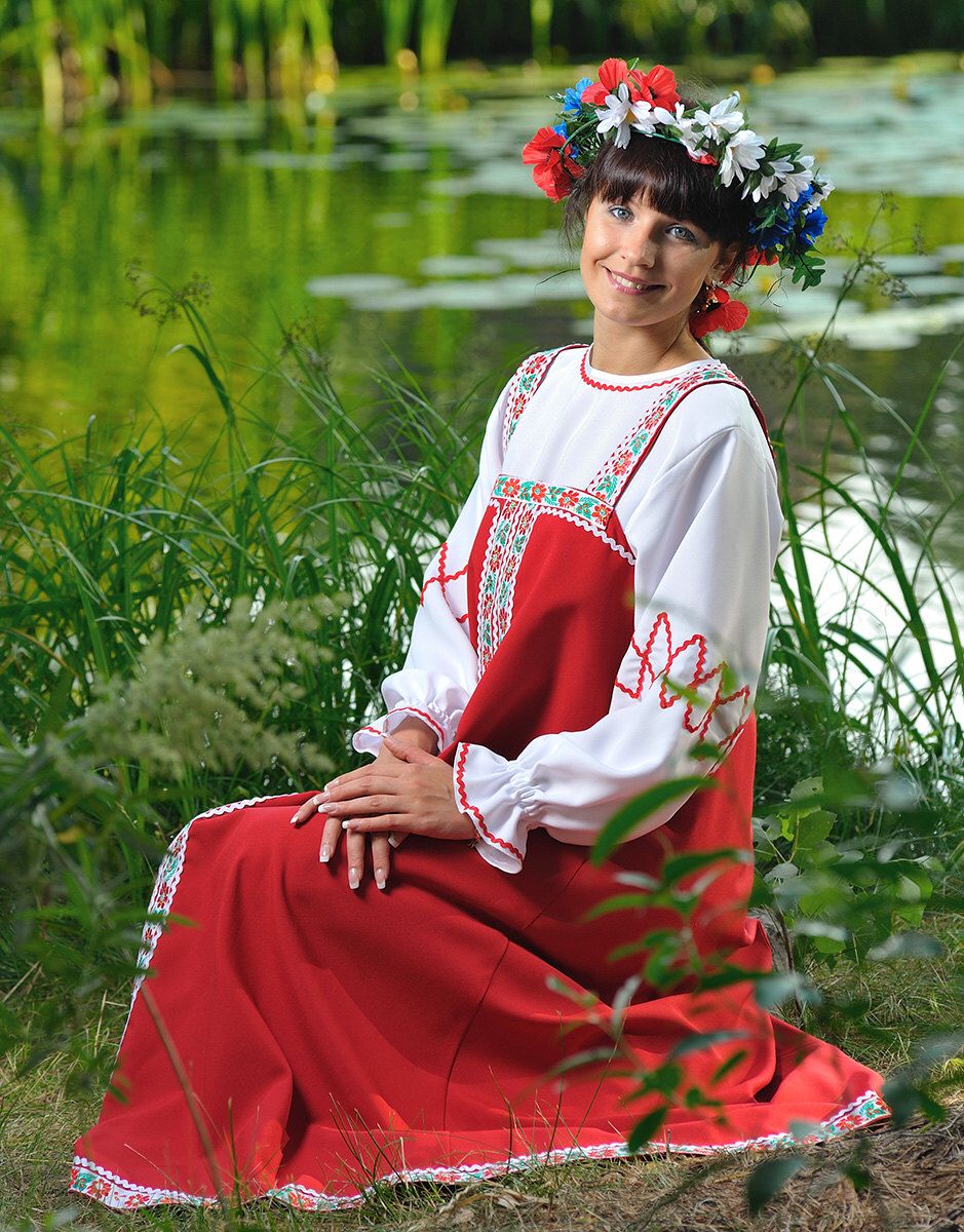 Beautiful girl Girls in Slavic costumes in Ramadi